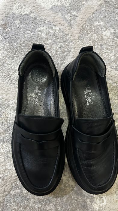 Продам детские туфли