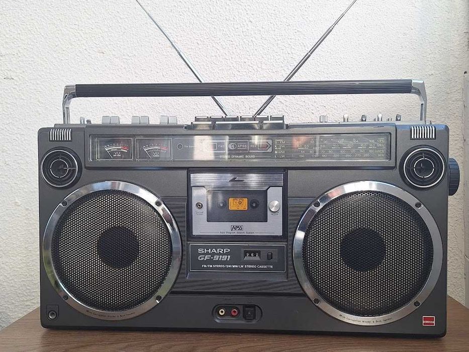 Стерео радиокасетофон Sharp GF-9191HB. Като нов.