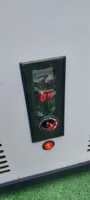 Плюсова хладилна витрина