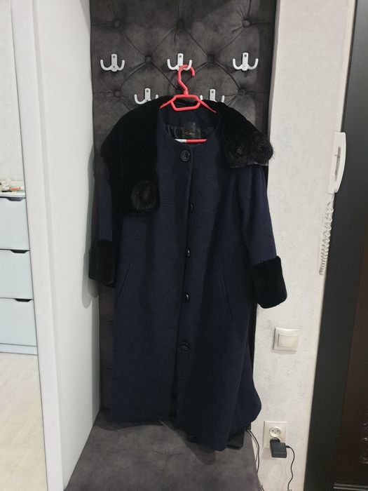 Продаётся верхняя одежда