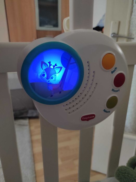 Музикална въртележка "Into the Forest" на Tiny Love