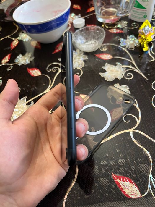 Продаю iphone se 3gen 2022г 128gb 85%
