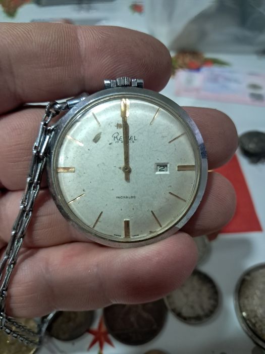 Vând monede de argint si ceasuri vechi