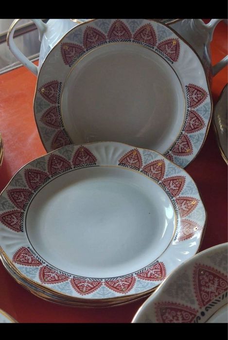 Продается новый столовый сервиз