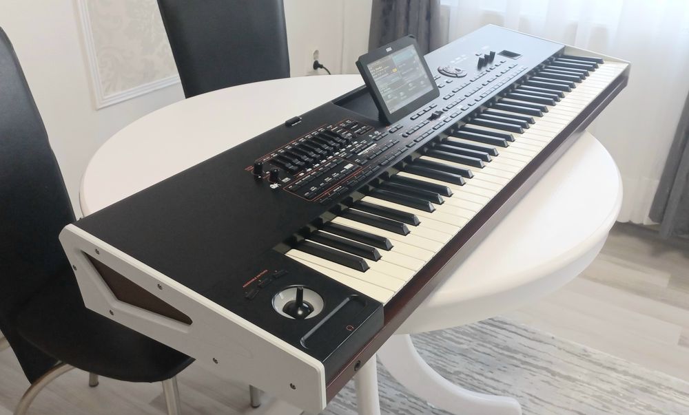Vând sau schimb cu pa 5x.  korg pa 4x de 76. Adus din italia.stare impecabila.aspect 9,9 din 10.ofer set 2026.nu are Husa.