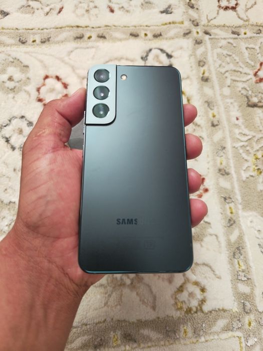 Samsung S22--5G.