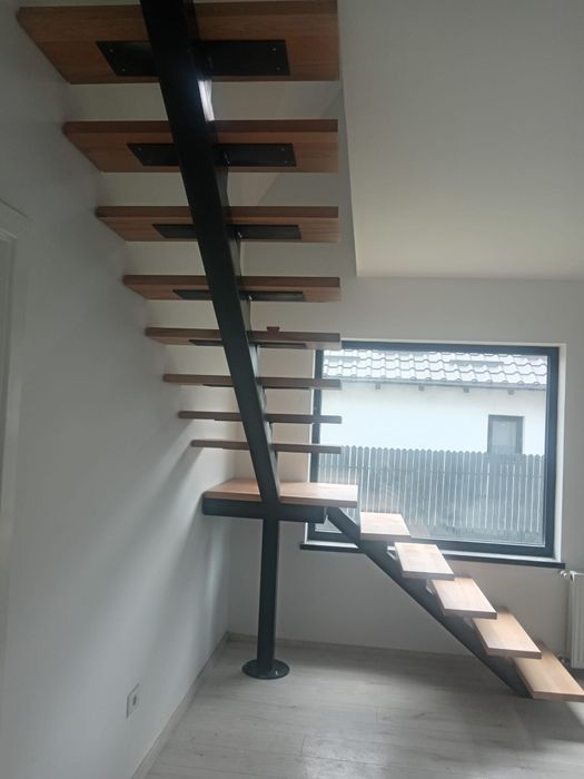 Scari Metalice Moderne