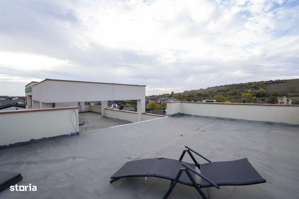 Baza de tenis si constructie moderna