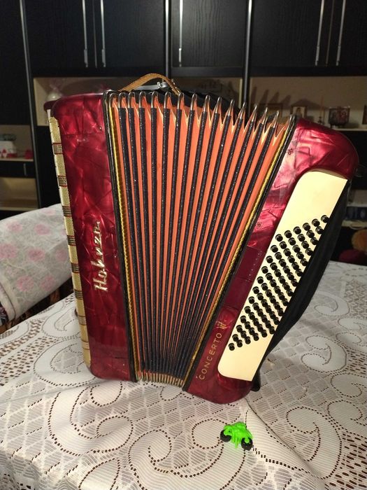 Vând acordeon ca nou