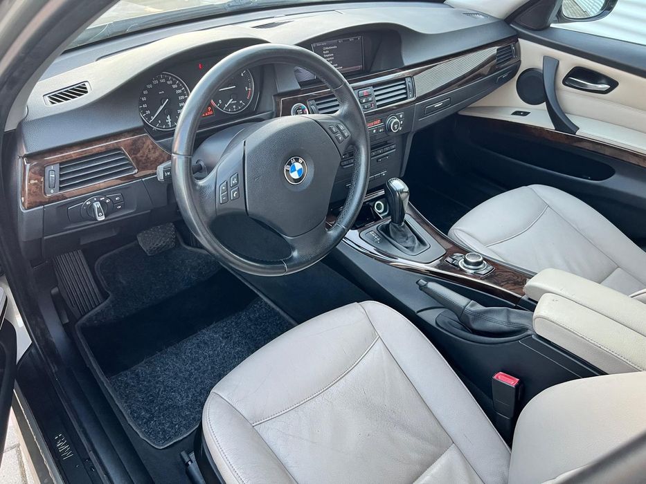 BMW 320d E91  Facelift