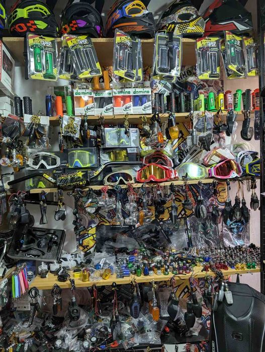 Мото екипировка нова,втора употреба и аксесоари за мотори.