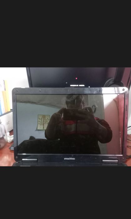 Ноутбук         .