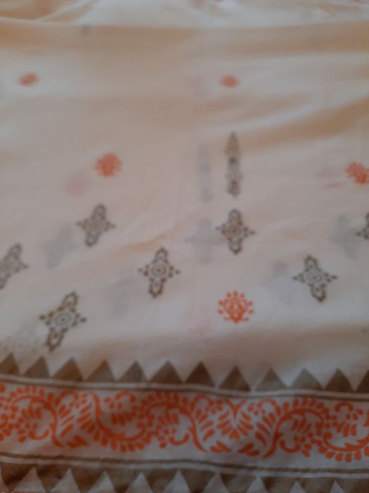 Fata de masa indiana cu broderie aplicata manual