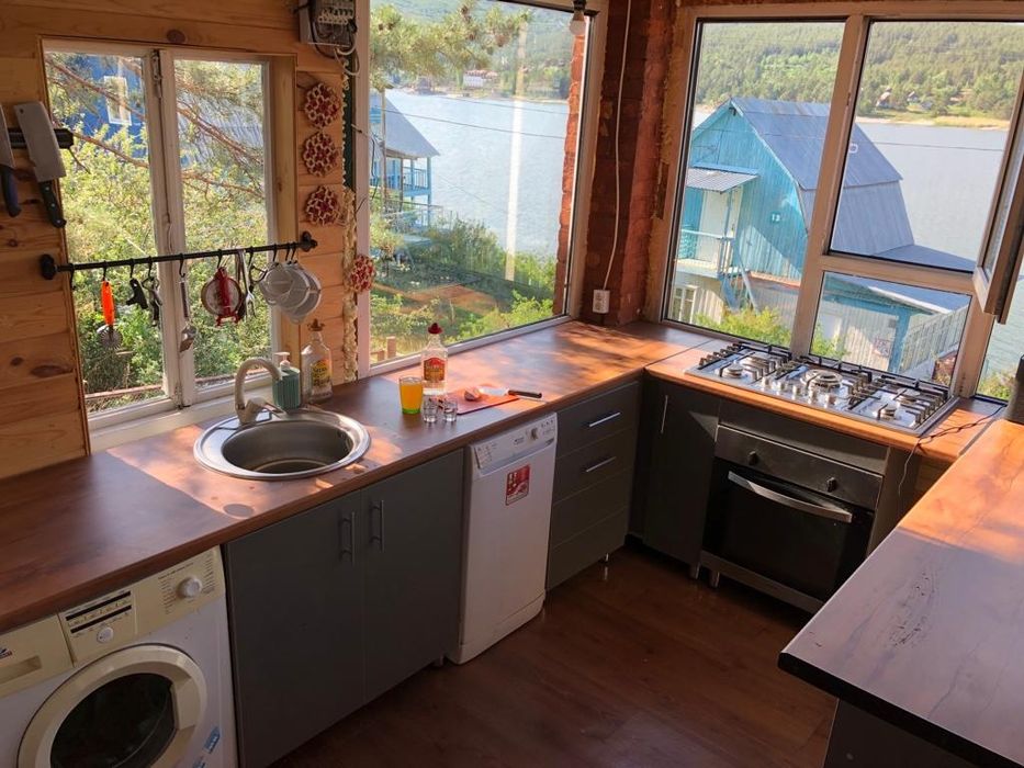 Домик голубой залив