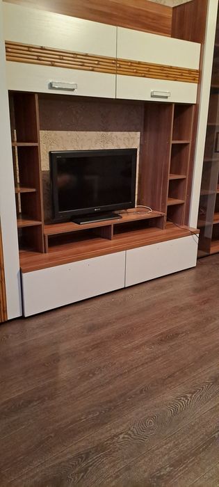 мебель стенка.. За наличные.