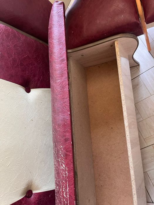 Продаю угловой диван для кухи