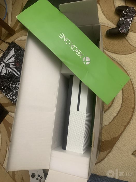 Xbox one S. 512gb hotira full komplekt+disk bonus