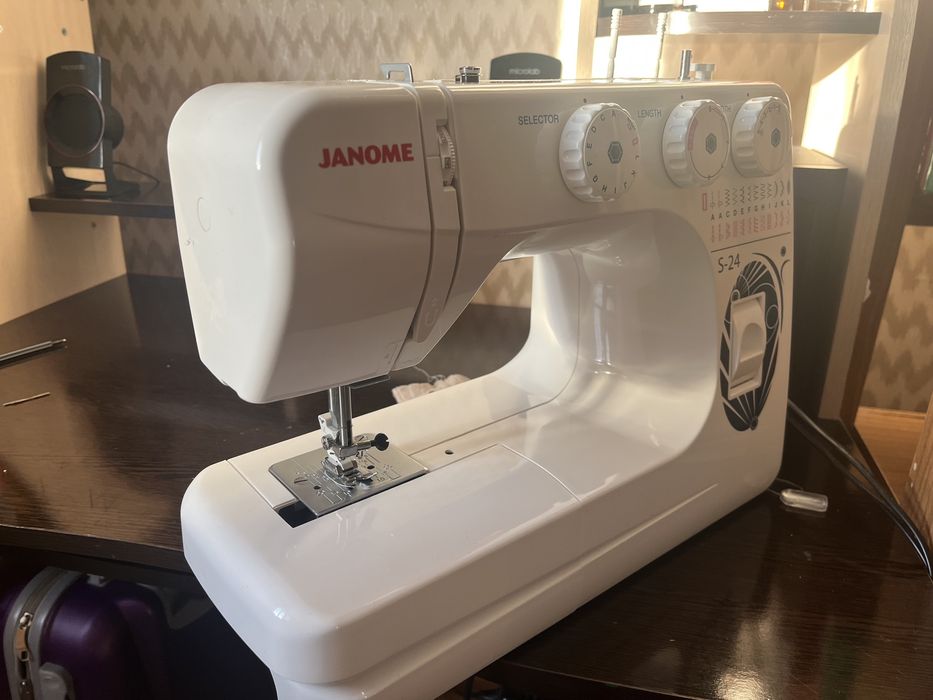 Продается швейная машина