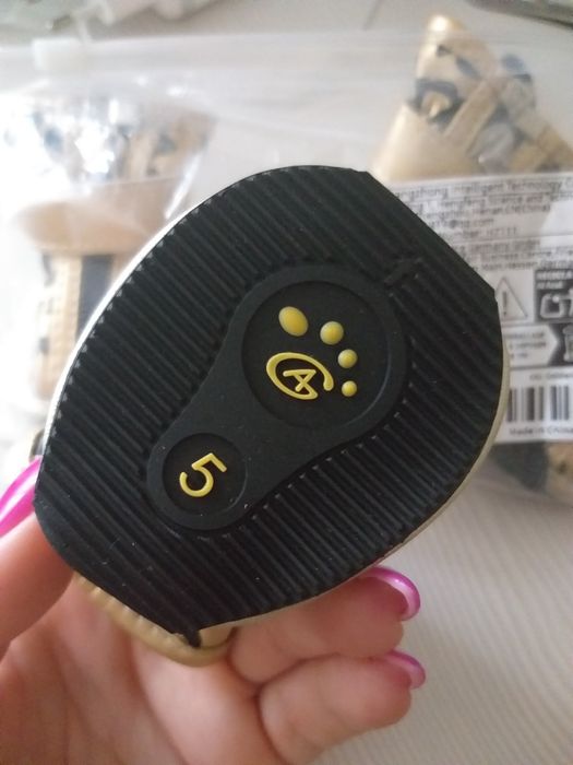 Продам новую обувь для собак