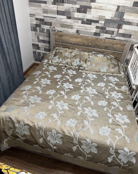 Кровать двуспальная