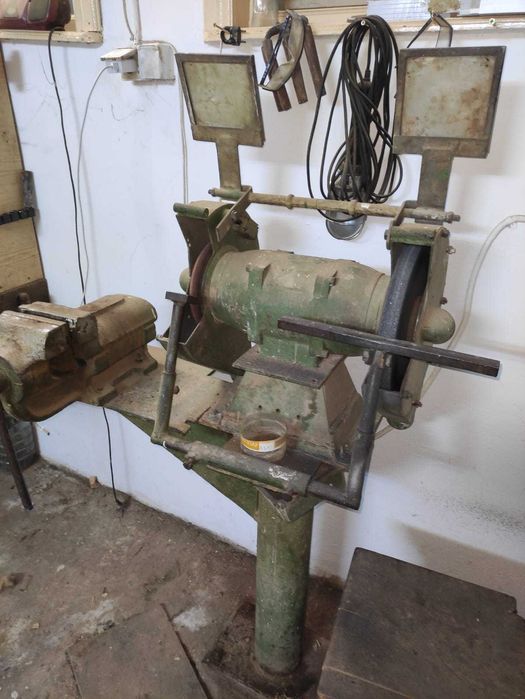 Polizor cu masa cu menghina mare 300 euro negociabil