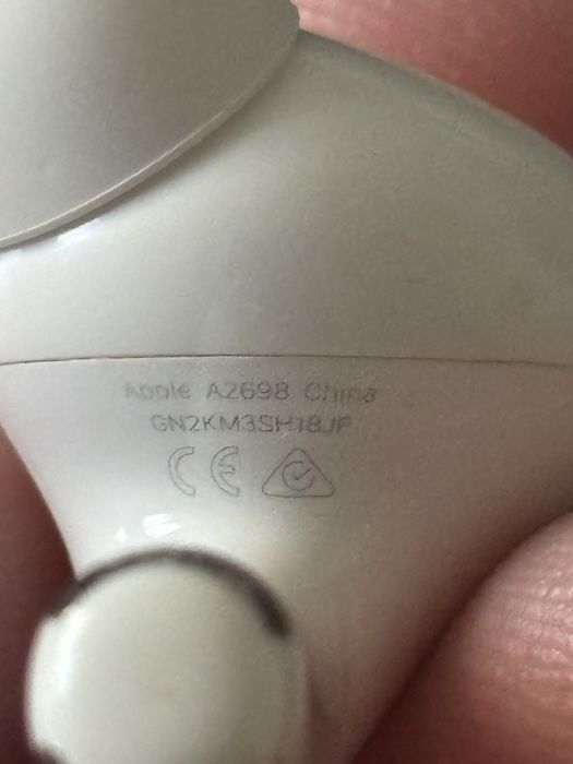 Правый наушник Airpods pro