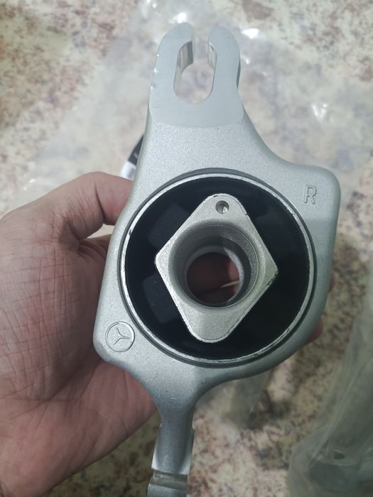 Рычаги сайлентблоки ходовые Мерседес X166 GL W166 ML