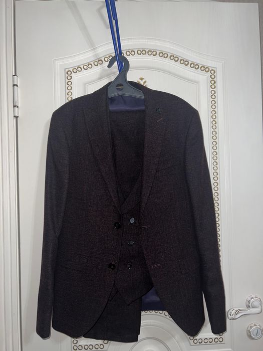 Костюм мужской.