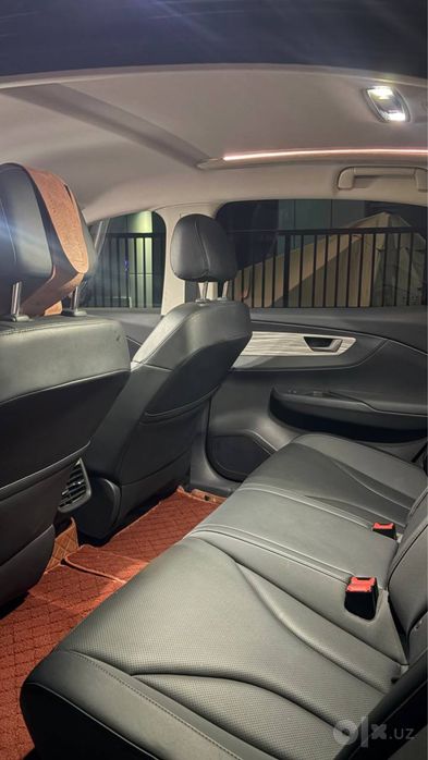 Hongqi eqm 5 2025
