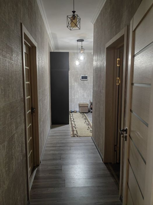 Motrid 2 xonali jixozlari bilan sotiladi