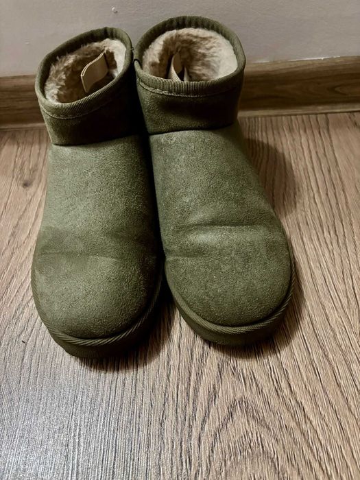 Ghete de iarna de tip UGG