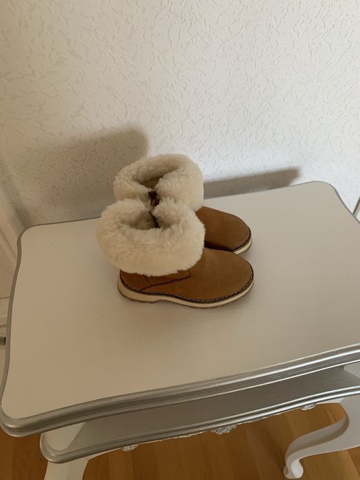 Курточка дев. На 6-7 лет. 3000тг