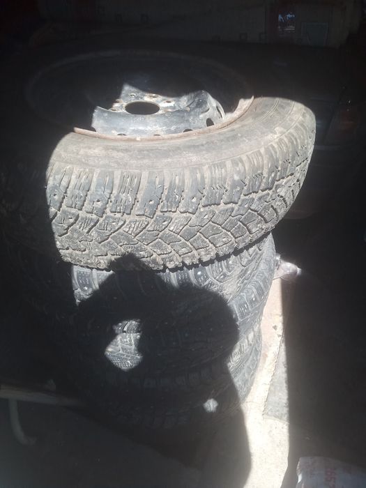 Продам колесо на автомобил