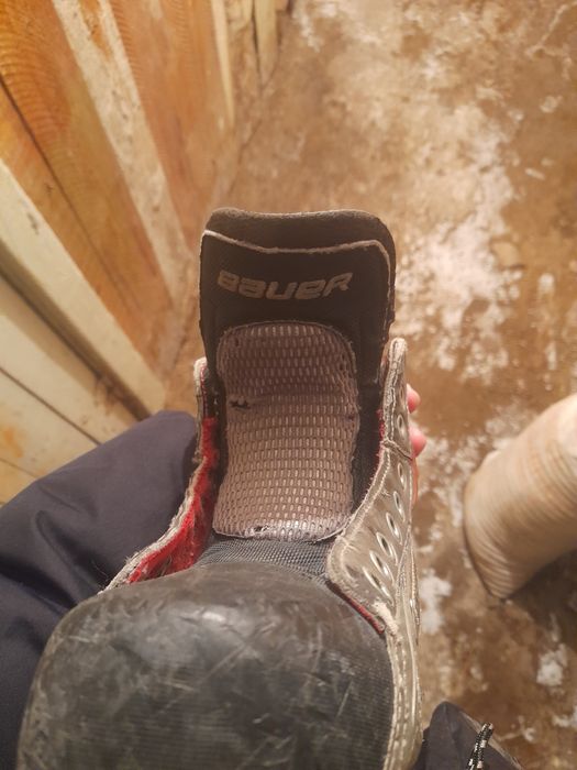 Продам коньки Bauer