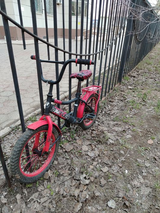 Продам детский велосипед на 5-8 лет