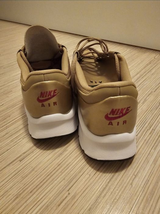 Дамски маратонки Nike, Convers