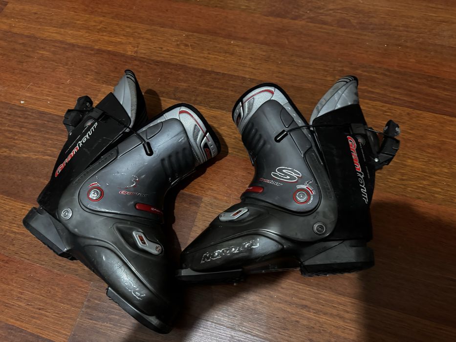 Vand clapari pentru ski