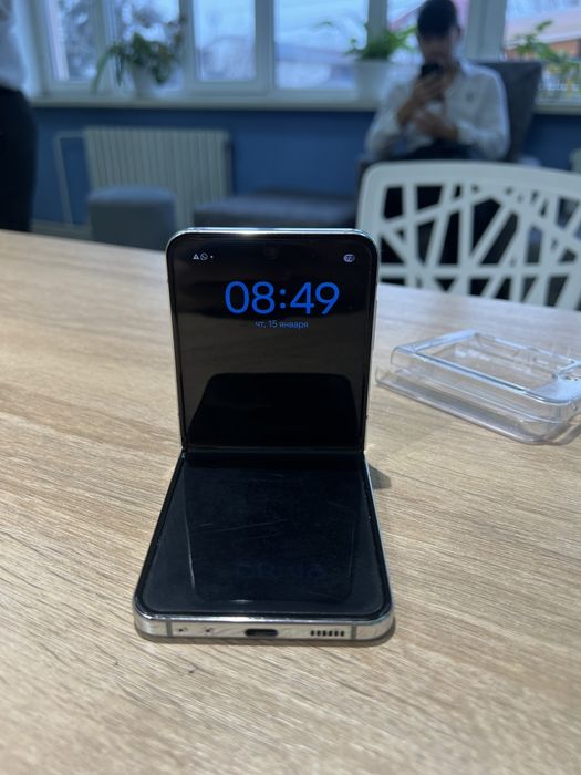 Samsung z flip 5 512