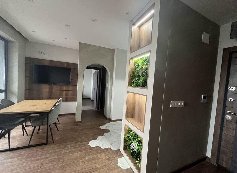 Дава се под наем Двустаен апартамент в Пловдив, Младежки Хълм - 65 кв.м за 750 € - Снимка #1