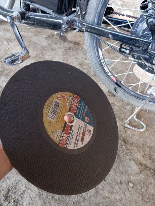 Disklar sotiladi zoʻr yangi