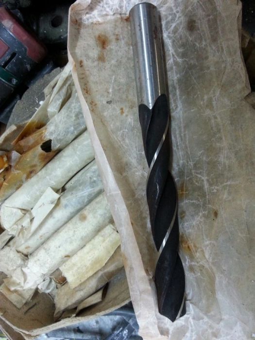 Свредла , камъни за шмиргел, дискове за рязане