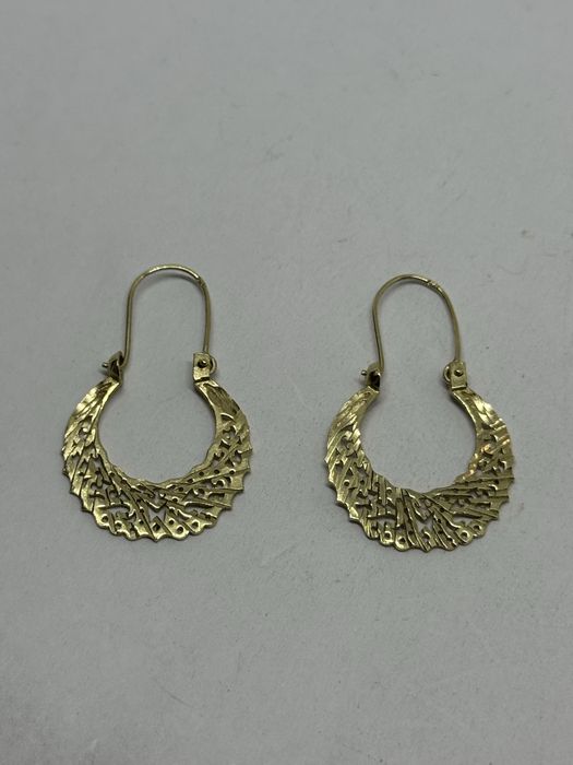 златни дамски обеци кошнички 3.64гр 14к 585