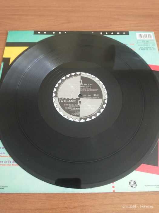 Две оригинални грамофонни плочи