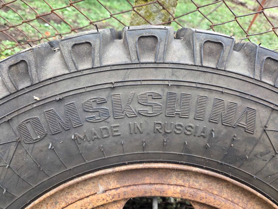 Руски гуми с джанти 8,25R20 меча лапа