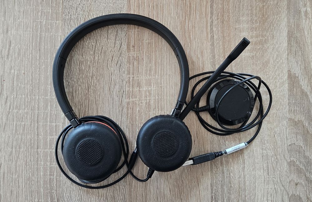 Casti stereo Jabra cu fir, peste ureche, negru