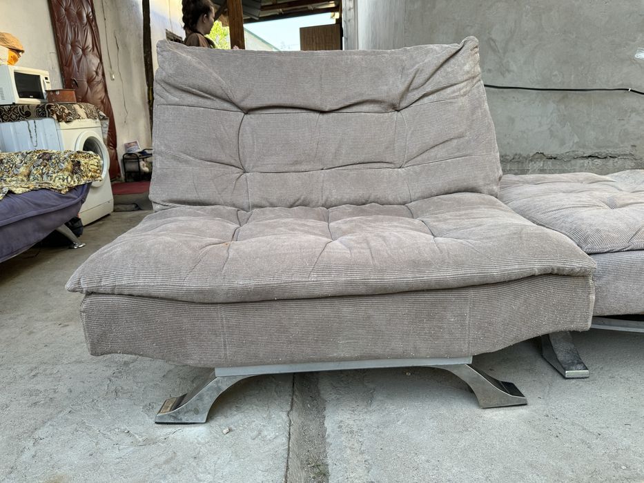 Продам диван с креслами