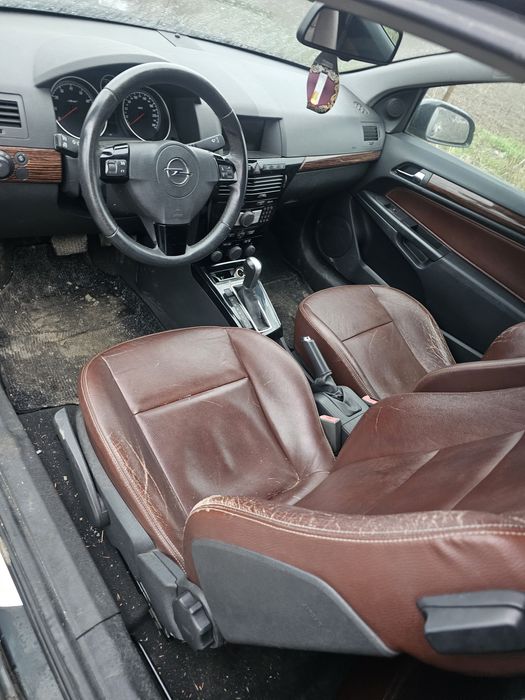 Piese Opel astra h cupe automata 1.6benzina motor cutie roti faruri