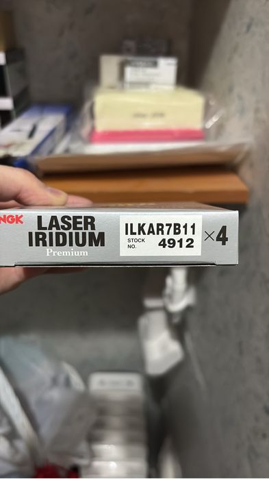 Свечи зажигания NGK ILKAR7B11
