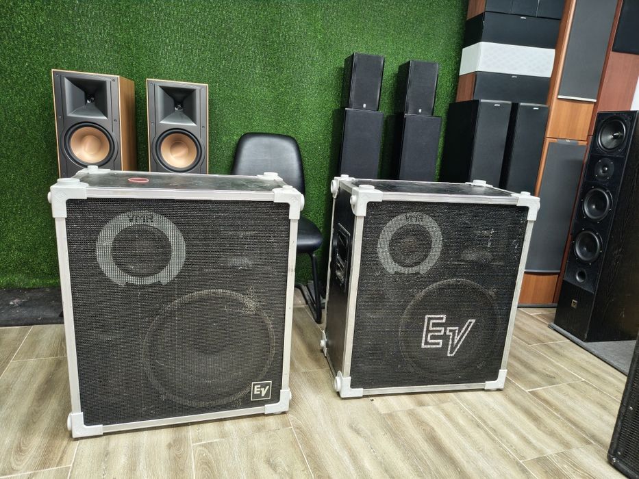 Професионални тонколони Electro-Voice S-15.3