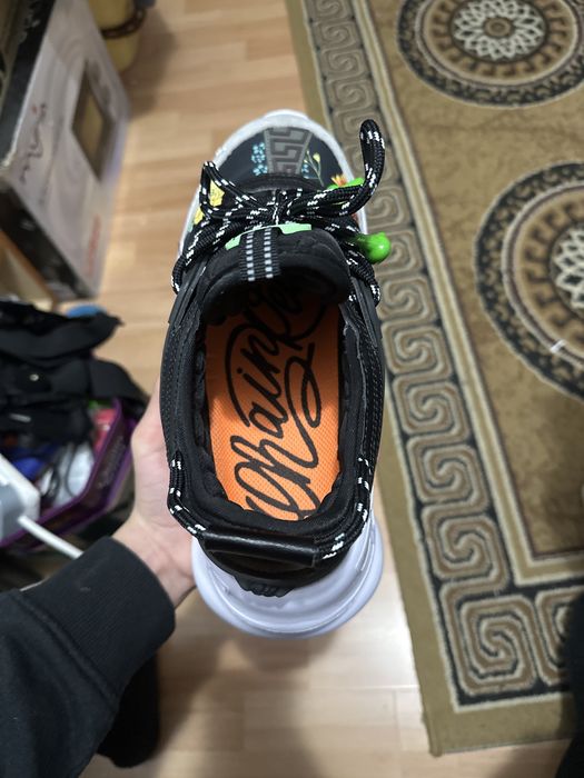 versace chain reaction